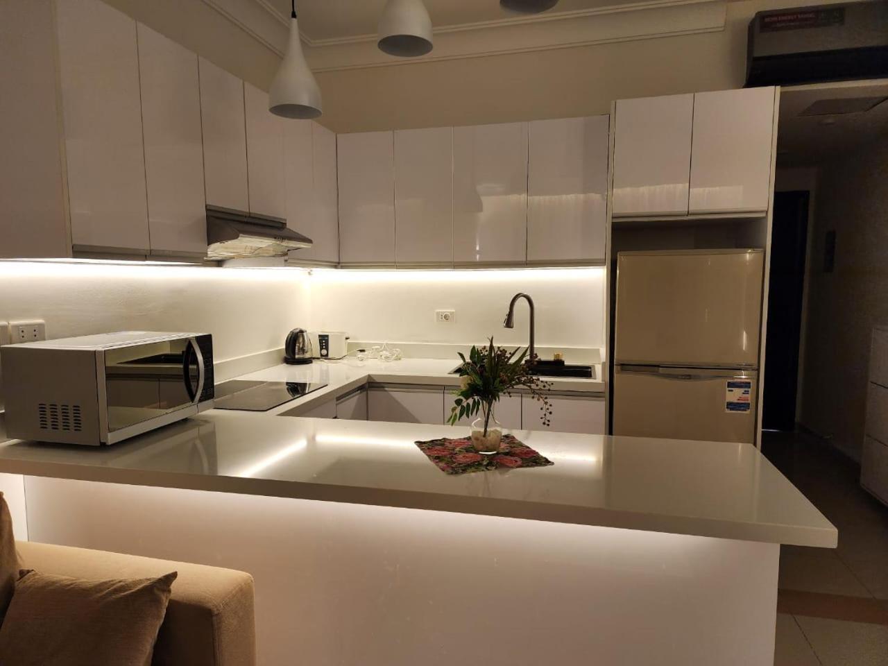 For Rent In The View 607 Apartment *